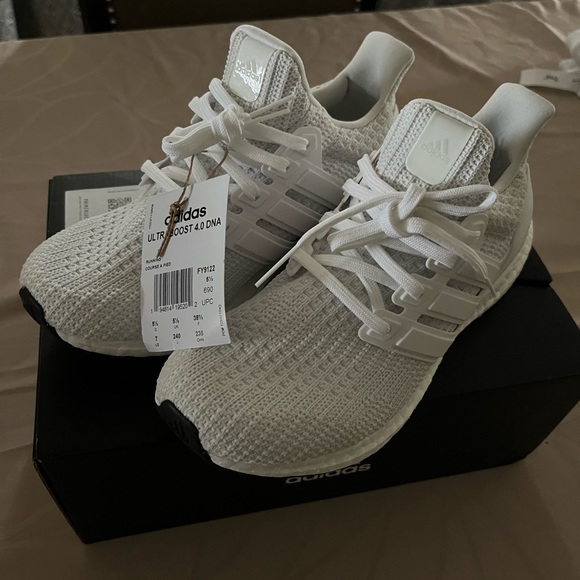 Adidas Ultraboost DNA - Picture 3 of 5